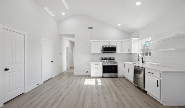 215 Sycamore Street, Hillsboro, TX 76645, 2 Bedrooms Bedrooms, ,2 BathroomsBathrooms,Residential,For Sale,215 Sycamore Street,20791495