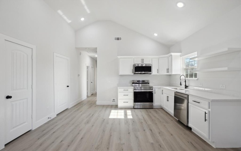 215 Sycamore Street, Hillsboro, TX 76645, 2 Bedrooms Bedrooms, ,2 BathroomsBathrooms,Residential,For Sale,215 Sycamore Street,20791495