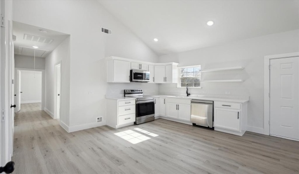 215 Sycamore Street, Hillsboro, TX 76645, 2 Bedrooms Bedrooms, ,2 BathroomsBathrooms,Residential,For Sale,215 Sycamore Street,20791495