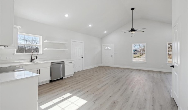 215 Sycamore Street, Hillsboro, TX 76645, 2 Bedrooms Bedrooms, ,2 BathroomsBathrooms,Residential,For Sale,215 Sycamore Street,20791495