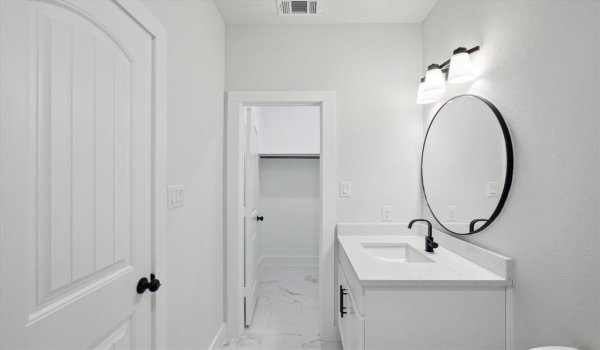 215 Sycamore Street, Hillsboro, TX 76645, 2 Bedrooms Bedrooms, ,2 BathroomsBathrooms,Residential,For Sale,215 Sycamore Street,20791495