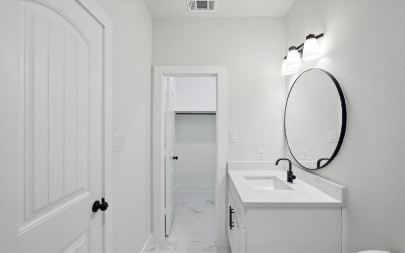 215 Sycamore Street, Hillsboro, TX 76645, 2 Bedrooms Bedrooms, ,2 BathroomsBathrooms,Residential,For Sale,215 Sycamore Street,20791495