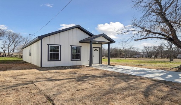 215 Sycamore Street, Hillsboro, TX 76645, 2 Bedrooms Bedrooms, ,2 BathroomsBathrooms,Residential,For Sale,215 Sycamore Street,20791495