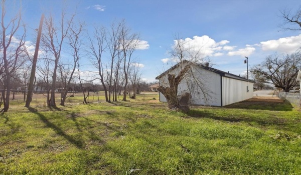 215 Sycamore Street, Hillsboro, TX 76645, 2 Bedrooms Bedrooms, ,2 BathroomsBathrooms,Residential,For Sale,215 Sycamore Street,20791495