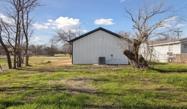 215 Sycamore Street, Hillsboro, TX 76645, 2 Bedrooms Bedrooms, ,2 BathroomsBathrooms,Residential,For Sale,215 Sycamore Street,20791495