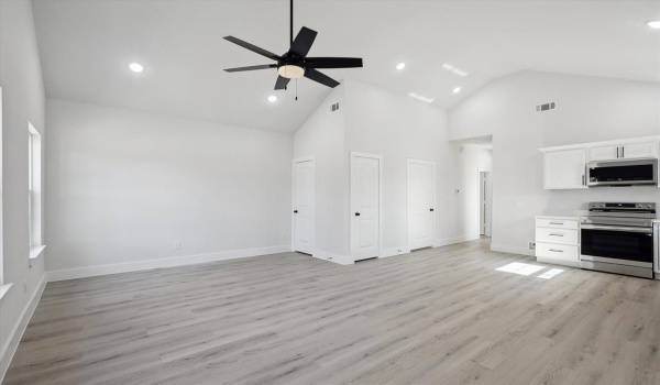 215 Sycamore Street, Hillsboro, TX 76645, 2 Bedrooms Bedrooms, ,2 BathroomsBathrooms,Residential,For Sale,215 Sycamore Street,20791495