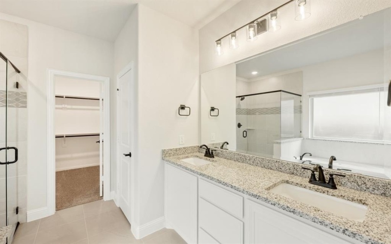 2800 Emerald Trace Drive, Denton, TX 76226, 5 Bedrooms Bedrooms, ,3 BathroomsBathrooms,Residential,For Sale,2800 Emerald Trace Drive,20791545