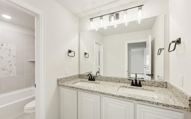 2800 Emerald Trace Drive, Denton, TX 76226, 5 Bedrooms Bedrooms, ,3 BathroomsBathrooms,Residential,For Sale,2800 Emerald Trace Drive,20791545