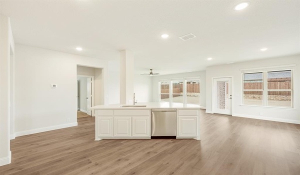 2800 Emerald Trace Drive, Denton, TX 76226, 5 Bedrooms Bedrooms, ,3 BathroomsBathrooms,Residential,For Sale,2800 Emerald Trace Drive,20791545