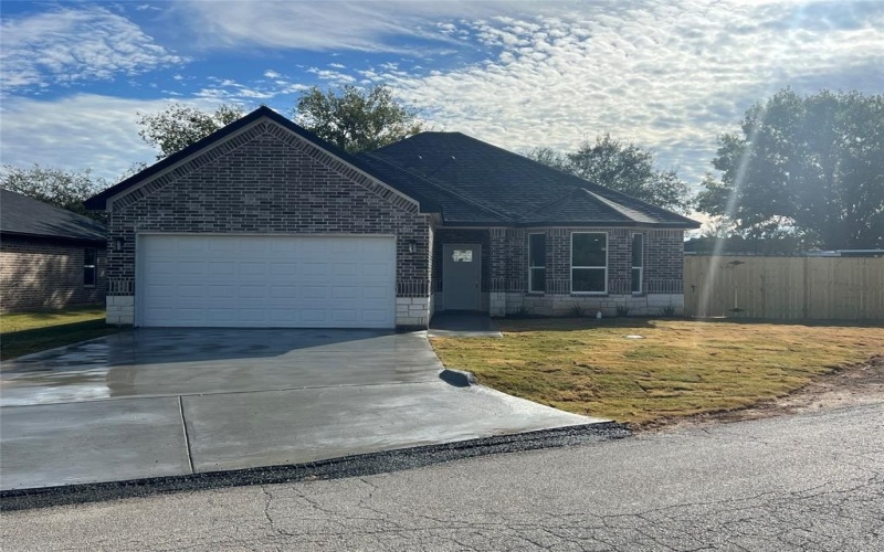 2405 San Gabriel Drive, Granbury, TX 76048, 3 Bedrooms Bedrooms, ,2 BathroomsBathrooms,Residential,For Sale,2405 San Gabriel Drive,20795782