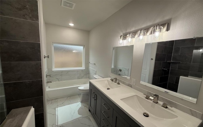 2405 San Gabriel Drive, Granbury, TX 76048, 3 Bedrooms Bedrooms, ,2 BathroomsBathrooms,Residential,For Sale,2405 San Gabriel Drive,20795782