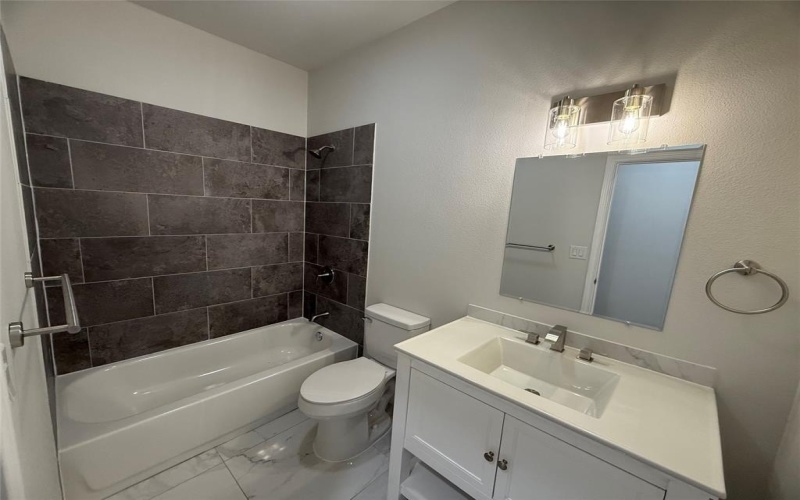2405 San Gabriel Drive, Granbury, TX 76048, 3 Bedrooms Bedrooms, ,2 BathroomsBathrooms,Residential,For Sale,2405 San Gabriel Drive,20795782