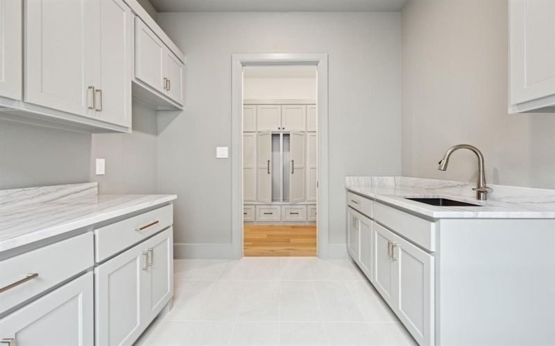 9636 LaTour Lane, Fort Worth, TX 76126, 4 Bedrooms Bedrooms, ,5 BathroomsBathrooms,Residential,For Sale,9636 LaTour Lane,20796684