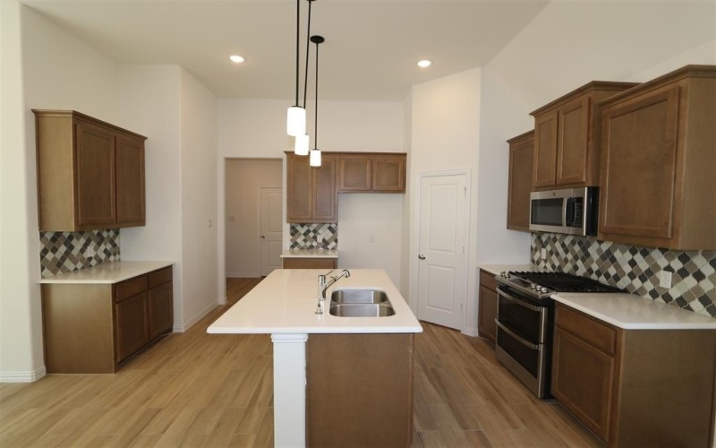 1012 Western Hills Drive, Crowley, TX 76036, 3 Bedrooms Bedrooms, ,2 BathroomsBathrooms,Residential,For Sale,1012 Western Hills Drive,20797368