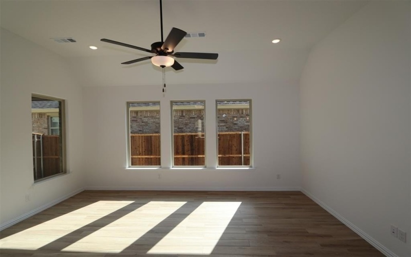 1012 Western Hills Drive, Crowley, TX 76036, 3 Bedrooms Bedrooms, ,2 BathroomsBathrooms,Residential,For Sale,1012 Western Hills Drive,20797368