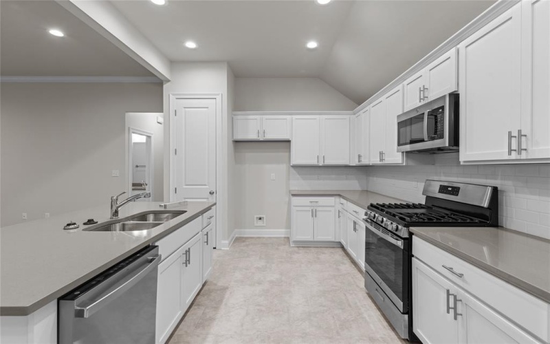 5608 Tall Pines Way, Shreveport, LA 71129, 4 Bedrooms Bedrooms, ,2 BathroomsBathrooms,Residential,For Sale,5608 Tall Pines Way,20798089