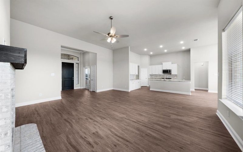 6617 Woodley, Mesquite, TX 75114, 4 Habitaciones Habitaciones , ,3 BañosBaños,Residential,En Venta,6617 Woodley,20798336