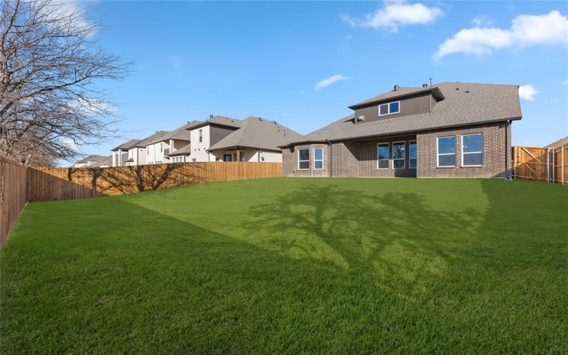 1045 Fleetwood Drive, Justin, TX 76247, 4 Bedrooms Bedrooms, ,5 BathroomsBathrooms,Residential,For Sale,1045 Fleetwood Drive,20798688