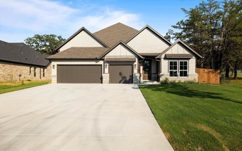 133 Pueblo Drive, Lake Kiowa, TX 76240, 3 Bedrooms Bedrooms, ,2 BathroomsBathrooms,Residential,For Sale,133 Pueblo Drive,20798868