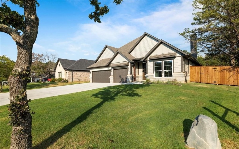133 Pueblo Drive, Lake Kiowa, TX 76240, 3 Bedrooms Bedrooms, ,2 BathroomsBathrooms,Residential,For Sale,133 Pueblo Drive,20798868