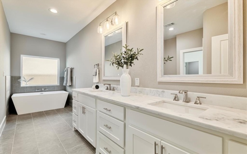133 Pueblo Drive, Lake Kiowa, TX 76240, 3 Bedrooms Bedrooms, ,2 BathroomsBathrooms,Residential,For Sale,133 Pueblo Drive,20798868
