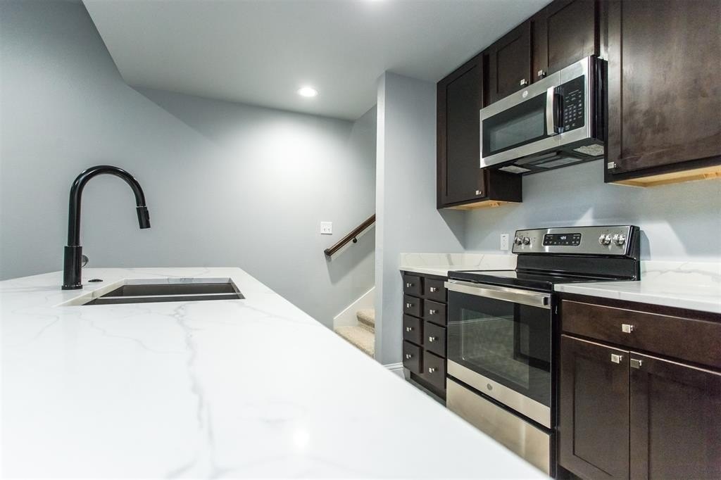 415 W Elm Street #415, Denison, TX 75020, 3 Habitaciones Habitaciones , ,2 BañosBaños,Residential Lease,En Alquiler,415 W Elm Street,20798875