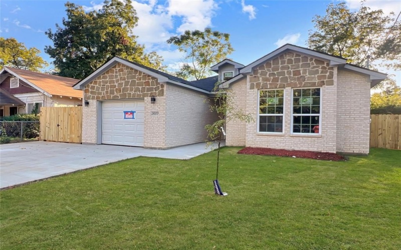 3819 Spence Street, Dallas, TX 75215, 3 Bedrooms Bedrooms, ,2 BathroomsBathrooms,Residential,For Sale,3819 Spence Street,20799058