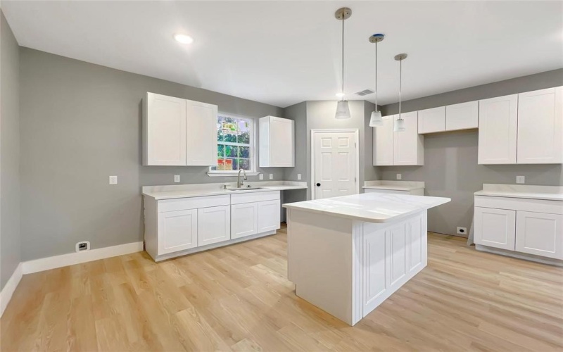3819 Spence Street, Dallas, TX 75215, 3 Bedrooms Bedrooms, ,2 BathroomsBathrooms,Residential,For Sale,3819 Spence Street,20799058