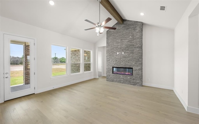 313 Slimp Bluff, Azle, TX 76020, 3 Bedrooms Bedrooms, ,2 BathroomsBathrooms,Residential,For Sale,313 Slimp Bluff,20799383