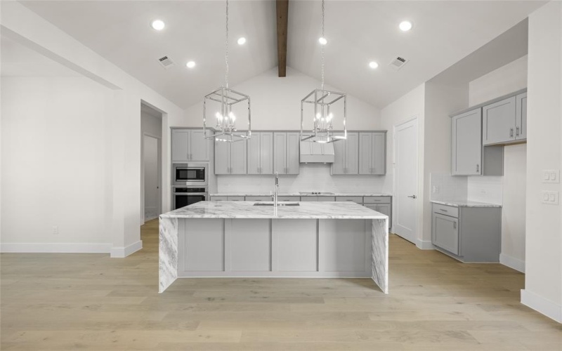 313 Slimp Bluff, Azle, TX 76020, 3 Bedrooms Bedrooms, ,2 BathroomsBathrooms,Residential,For Sale,313 Slimp Bluff,20799383