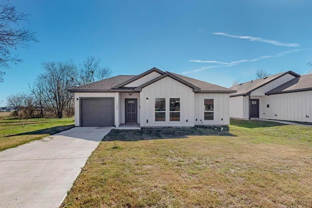 1309 E 11th Avenue, Corsicana, TX 75110, 4 Bedrooms Bedrooms, ,2 BathroomsBathrooms,Residential,For Sale,1309 E 11th Avenue,20803120