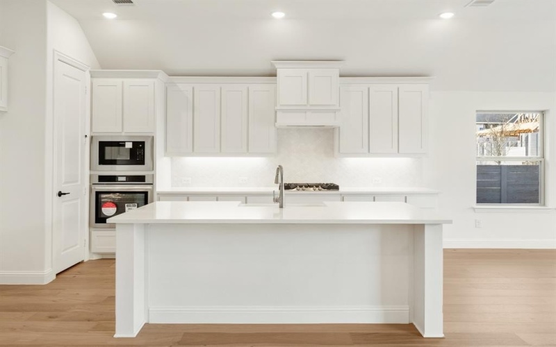 3912 Clingsman Way, McKinney, TX 75071, 5 Bedrooms Bedrooms, ,5 BathroomsBathrooms,Residential,For Sale,3912 Clingsman Way,20799981