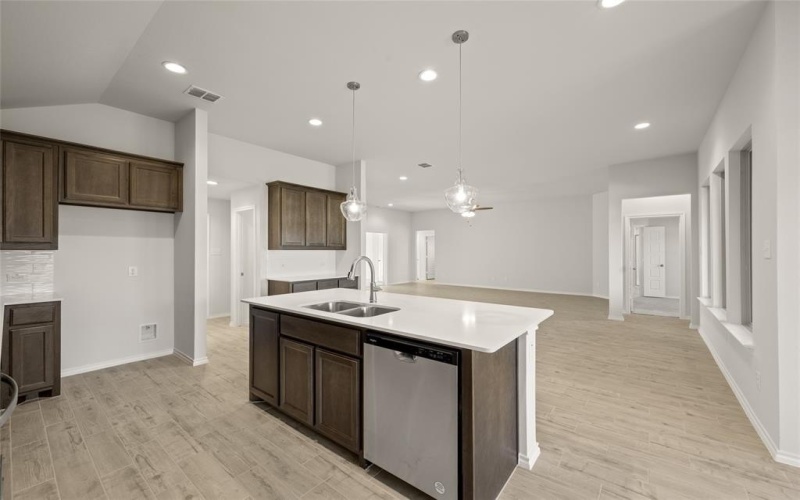 429 Falcon, Azle, TX 76020, 3 Habitaciones Habitaciones , ,2 BañosBaños,Residential,En Venta,429 Falcon,20803420
