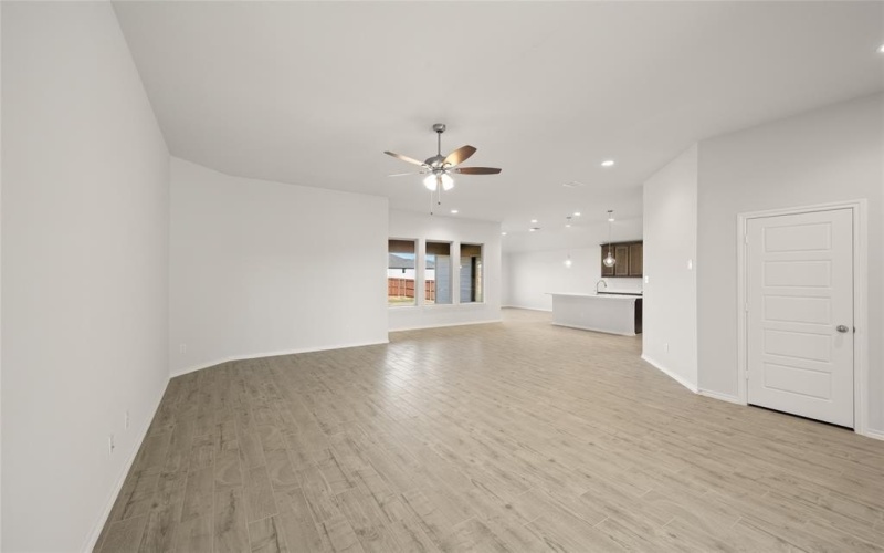 429 Falcon, Azle, TX 76020, 3 Habitaciones Habitaciones , ,2 BañosBaños,Residential,En Venta,429 Falcon,20803420