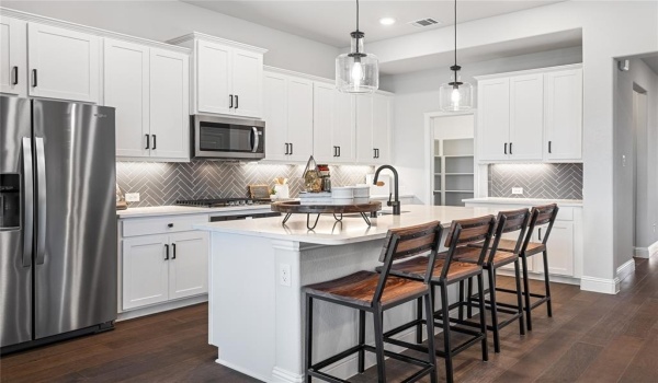 825 Jacquelyn Drive, Little Elm, TX 75068, 4 Bedrooms Bedrooms, ,2 BathroomsBathrooms,Residential,For Sale,825 Jacquelyn Drive,20800029