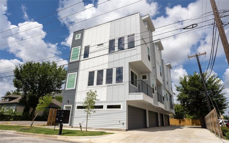 1004 Travis Avenue #4 UNITS, Fort Worth, TX 76104, ,9 BathroomsBathrooms,Residential,For Sale,1004 Travis Avenue,20803587