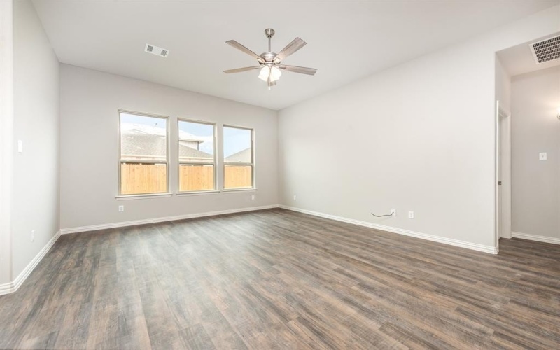 213 Giddings Trail, Forney, TX 75126, 5 Bedrooms Bedrooms, ,3 BathroomsBathrooms,Residential,For Sale,213 Giddings Trail,20800311