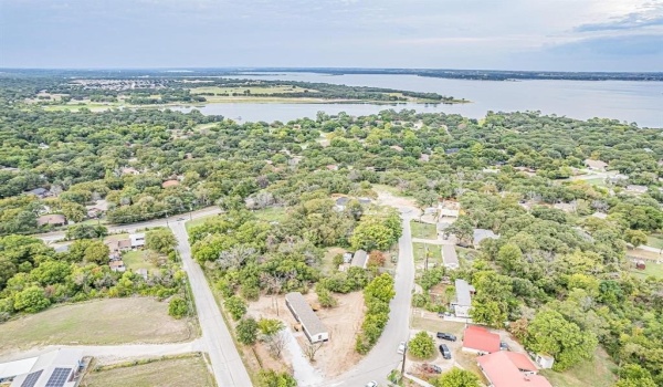 512 Beverly Road, Azle, TX 76020, 3 Bedrooms Bedrooms, ,2 BathroomsBathrooms,Residential,For Sale,512 Beverly Road,20804652