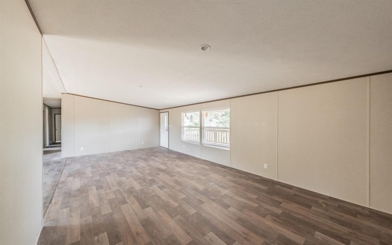 10 Southwest Court, Mineral Wells, TX 76067, 5 Habitaciones Habitaciones , ,3 BañosBaños,Residential,En Venta,10 Southwest Court,20804658