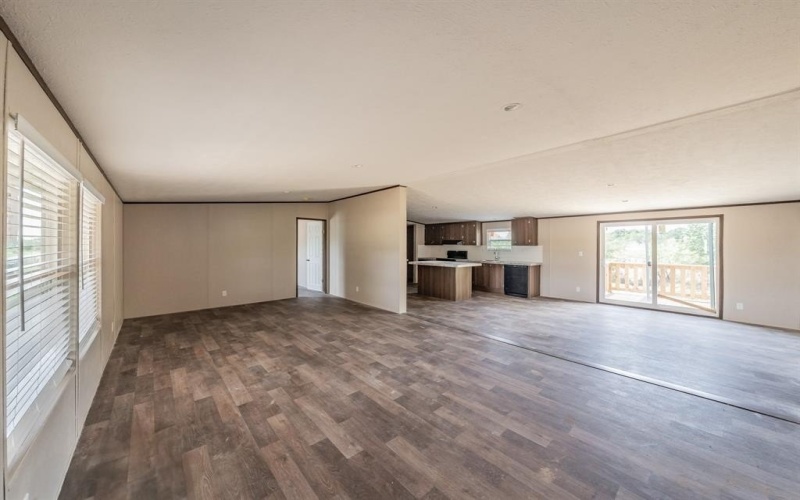 10 Southwest Court, Mineral Wells, TX 76067, 5 Habitaciones Habitaciones , ,3 BañosBaños,Residential,En Venta,10 Southwest Court,20804658