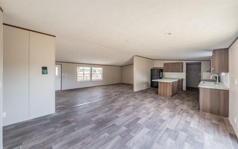 10 Southwest Court, Mineral Wells, TX 76067, 5 Habitaciones Habitaciones , ,3 BañosBaños,Residential,En Venta,10 Southwest Court,20804658