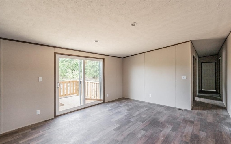 10 Southwest Court, Mineral Wells, TX 76067, 5 Habitaciones Habitaciones , ,3 BañosBaños,Residential,En Venta,10 Southwest Court,20804658