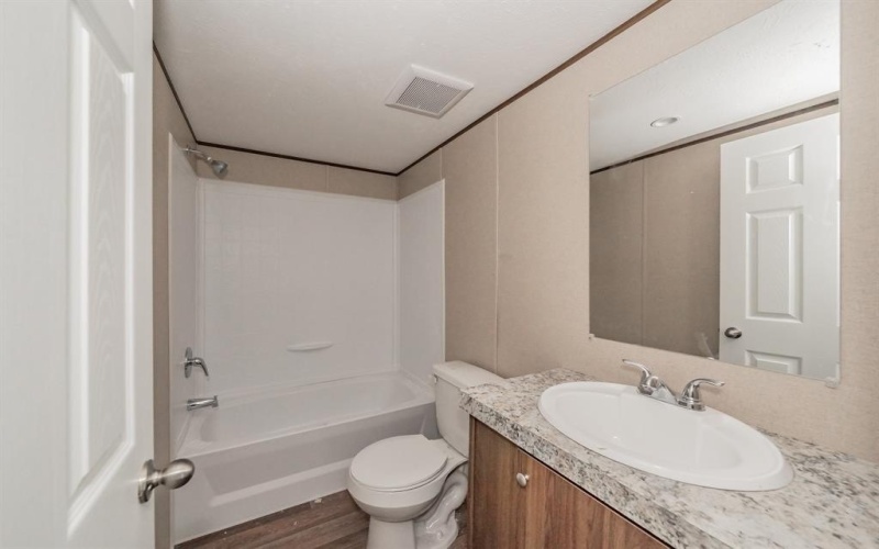 10 Southwest Court, Mineral Wells, TX 76067, 5 Habitaciones Habitaciones , ,3 BañosBaños,Residential,En Venta,10 Southwest Court,20804658