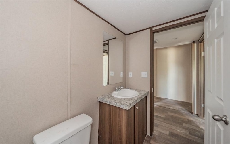 10 Southwest Court, Mineral Wells, TX 76067, 5 Habitaciones Habitaciones , ,3 BañosBaños,Residential,En Venta,10 Southwest Court,20804658