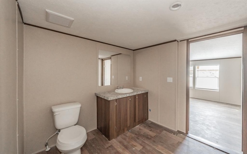 10 Southwest Court, Mineral Wells, TX 76067, 5 Habitaciones Habitaciones , ,3 BañosBaños,Residential,En Venta,10 Southwest Court,20804658