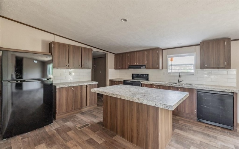 10 Southwest Court, Mineral Wells, TX 76067, 5 Habitaciones Habitaciones , ,3 BañosBaños,Residential,En Venta,10 Southwest Court,20804658