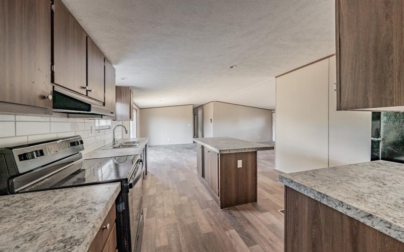 10 Southwest Court, Mineral Wells, TX 76067, 5 Habitaciones Habitaciones , ,3 BañosBaños,Residential,En Venta,10 Southwest Court,20804658