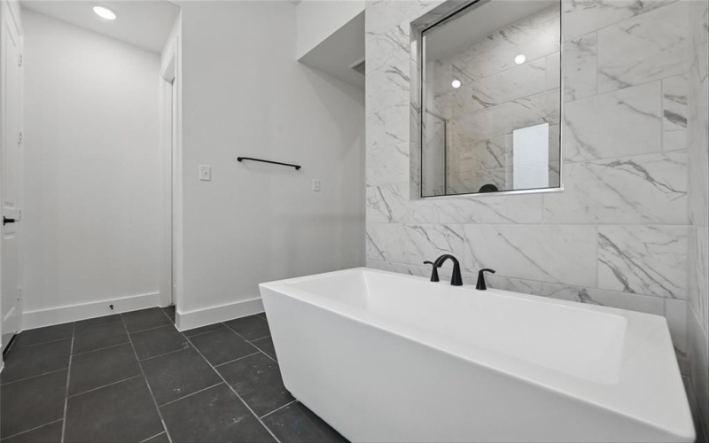 557 Lockhart Street, Waxahachie, TX 75165, 4 Bedrooms Bedrooms, ,3 BathroomsBathrooms,Residential,For Sale,557 Lockhart Street,20801401