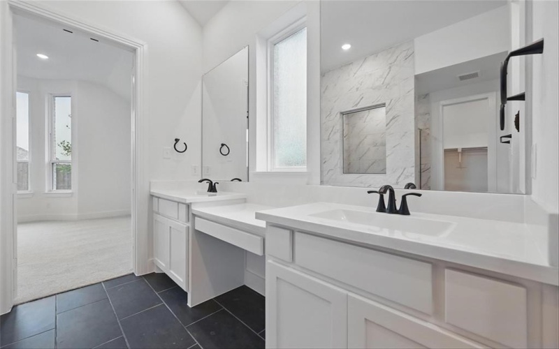 557 Lockhart Street, Waxahachie, TX 75165, 4 Bedrooms Bedrooms, ,3 BathroomsBathrooms,Residential,For Sale,557 Lockhart Street,20801401