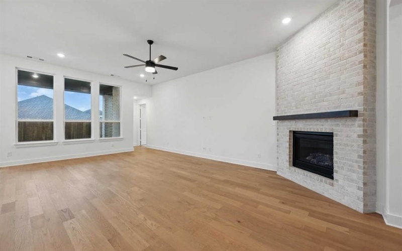 557 Lockhart Street, Waxahachie, TX 75165, 4 Bedrooms Bedrooms, ,3 BathroomsBathrooms,Residential,For Sale,557 Lockhart Street,20801401